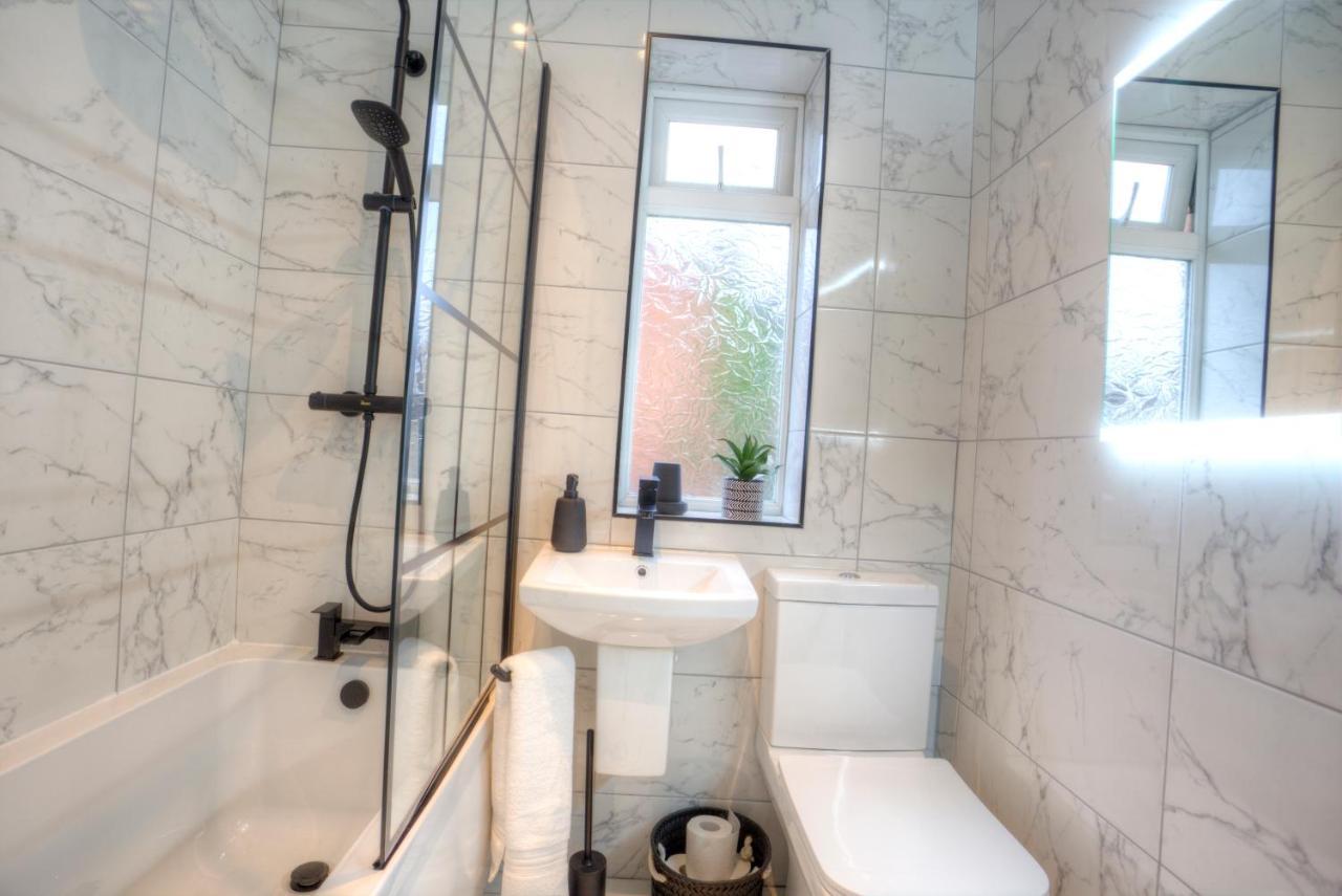 The Belfast Boutique Central Cozy Sleeps7 (Adults Only) Exteriör bild
