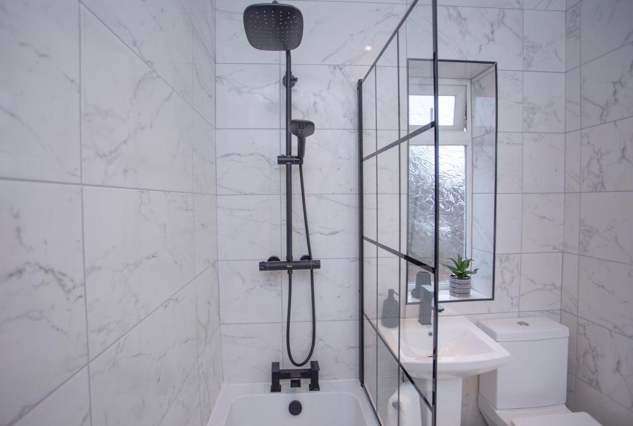 The Belfast Boutique Central Cozy Sleeps7 (Adults Only) Exteriör bild